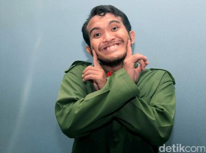 Mau Gaya Seperti Raja, Caisar Malah Terjatuh saat Naik Kuda