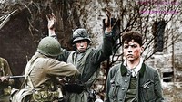 Penampakan saat tentara Amerika melucuti beberapa tentara Jerman. Istimewa/Pinterest.
