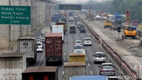 Biaya konstruksi tol layang tersebut lebih tinggi dibandingkan dengan konstruksi tol biasa. Agung Pambudhy/detikcom.