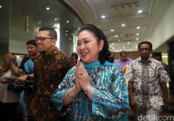 Titiek Soeharto Minta Novanto Mundur Dari Ketum Golkar 8093