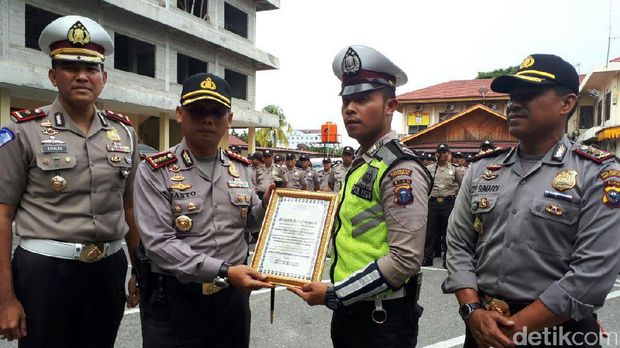Ini Alasan Bripda Yoga Berkarier di Polisi Ketimbang 'Ngartis'