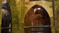 Traveler mungkin sudah tidak dapat melihat jejak kejayaan Islam secara gamblang di Ramla. Namun, ternyata Ramla memiliki kota bawah tanah yang menjadi jejak kejayaan Islam (Sara Toth Stub/BBC)