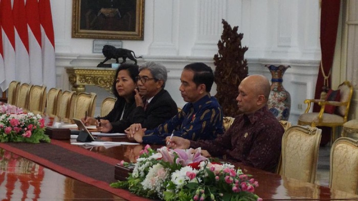 Presiden Jokowi Bertemu Wakil PM Singapura di Istana