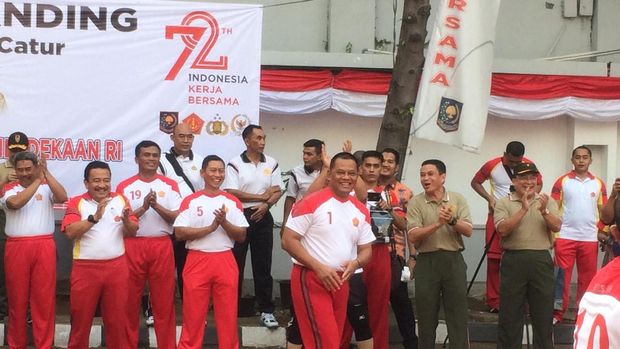 Tim TNI dipimpin Panglima TNI Jenderal Gatot Nurmantyo.