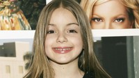 Ariel Winter lahir pada 28 Januari 1998, ia mulai menekuni dunia entertain sejak usia 4 tahun. Michael Buckner/Getty Images for VH1.
