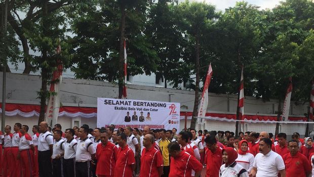 Pertandingan eksebisi bola voli digelar Kementerian Dalam Negeri (Kemendagri) menyambut HUT ke-72 RI.