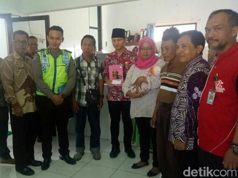 Gelandangan melahirkan dikembalikan ke keluarga/