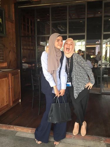 Foto: Gaya Hijab Simpel Rozmaniar, Istri Enji yang Baru Ditalak Cerai