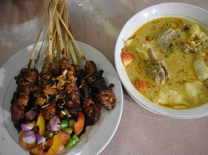 H. Saba: Sate Kambing Juicy dan Gulai Kambing Sedap dari Ciputat