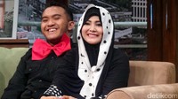 Ia pun menikah dengan Indadari. (Dok. detikHOT)