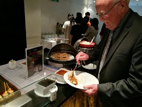 Ketika Sop Buntut 'Diserbu' Warga Selandia Baru