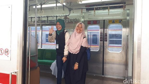 Kata Penumpang Soal Peraturan Eskalator di Stasiun Tanah Abang
