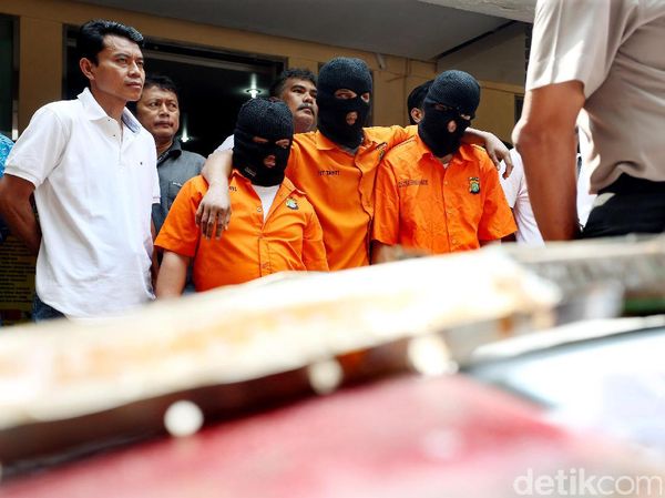 Polisi Bekuk Komplotan Curanmor Modus Mobil Kanibal