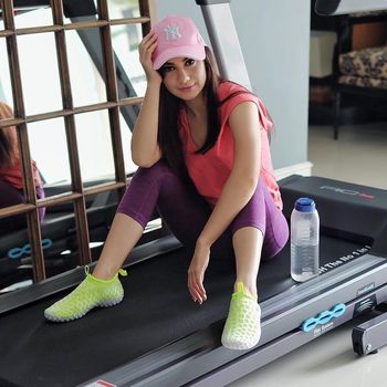 Foto: Adu Gaya Irish Bella & Angela Gilsha, Siapa Lebih Stylish?