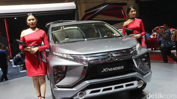 Mitsubishi split the MPV Xpander to show the interior atmosphere to GIIAS visitors.  Curious?  This is how it looks.