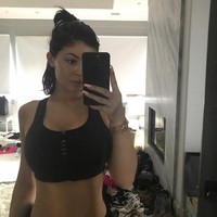 Begini tampang Kylie kalau wajahnya tidak berpulas makeup. Tetap cantik yah? Foto: Instagram