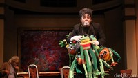 Lakon Warisan adalah naskah baru yang ditulis sutradara Teater Koma, Nano Riantiarno. Pool/Hanif Hawari/detikFoto.