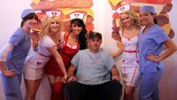Bukan hanya di Asia, Negeri Paman Sam di Amerika juga punya Restoran Heart Attack Grill yang sudah sangat populer. Siap-siap saja jantungan, soalnya pelayan di sini seksi-seksi banget! (Heart Attack Grill)