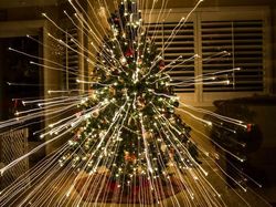 Deretan Ekor Cahaya yang Bikin Mata Terpana