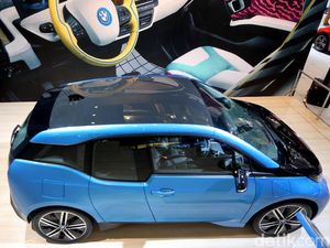 Mengenal Lebih Dekat dengan Mobil Listrik Mungil BMW i3