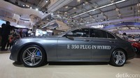 Plug-in Hybrid terbaru E 350 e adalah mobil listrik Mercy yang ditawarkan ke konsumen Indonesia.