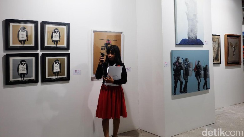 Stensil Seniman Jalanan Banksy Ada di Art Stage Jakarta 2017 Stensil Seniman Jalanan Banksy Ada di Art Stage Jakarta 2017