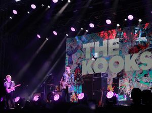The Kooks Sempurnakan Hari Pertama We The Fest 2017