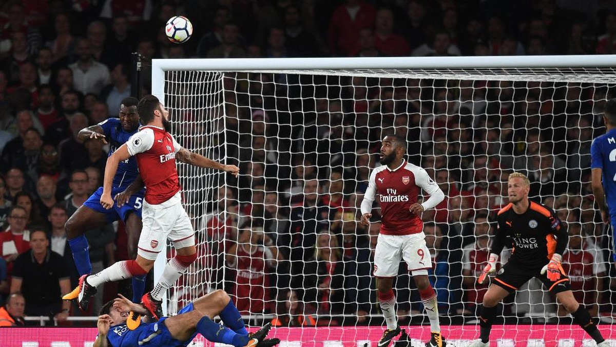 Gol Olivier Giroud ke gawang Leicester City (Foto: Getty Images/Michael Regan)