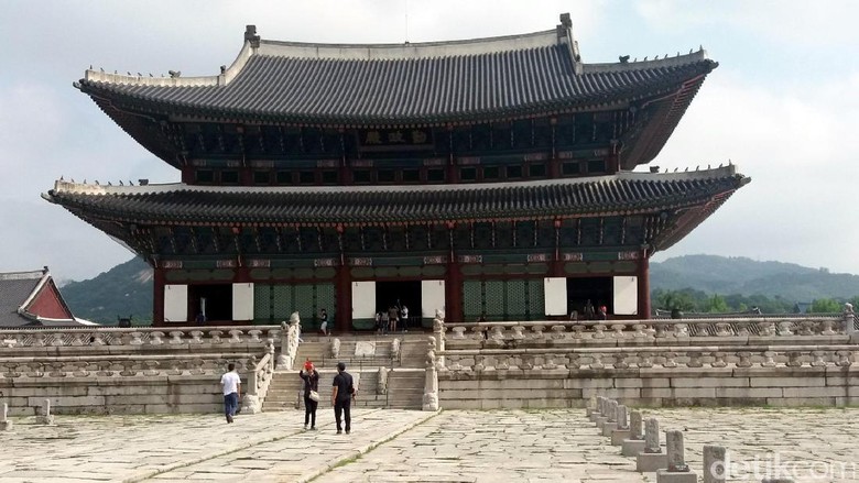 Istana Gyeongbokgung yang asyik dikunjungi di Seoul (Niken/detikTravel) Istana Gyeongbokgung yang asyik dikunjungi di Seoul (Niken/detikTravel)