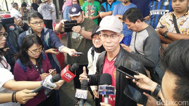 Gelar Aksi Damai, Penghuni Green Pramuka Galang Petisi Dukung Acho