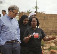 Postingan Pertama Bill Gates di Instagram Bikin Salut