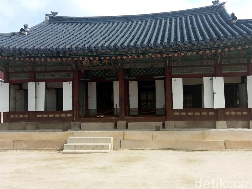 Istana Gyeongbokgung di Seoul, Korea Selatan