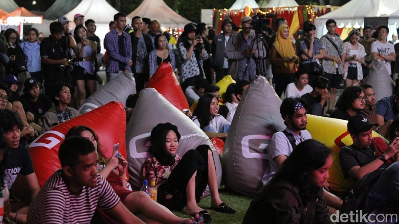 Kemeriahan We The Fest 2017. Foto: Hanif/detikHOT Kemeriahan We The Fest 2017. Foto: Hanif/detikHOT