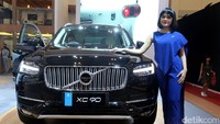 Tampang sangar Volvo XC 90.