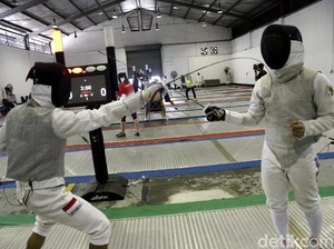 Video: Laju Atlet Anggar Dennis Terhenti di 16 Besar