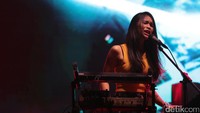 Band asal Bandung itu membawakan lagu dari EP mereka yakni 1991 seperti Live and Do dan Stay Alert. Foto: Asep/detikHOT