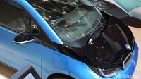 Kombinasi motor listrik dan REx dapat membawa kendaraan ini sejauh hingga 330km.