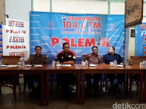 DPR Rumuskan UU Baru Berantas Praktik Curang Biro Umrah