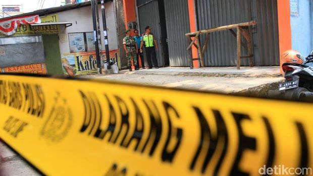 Densus Geledah Ruko Tempat Bertemu DG dengan Teroris Kampung Melayu