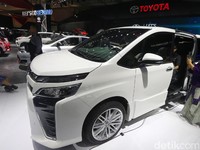 Mobil yang Cocok untuk Antar-Jemput Pramugari