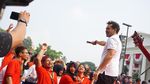 Foto: Giring Nidji Rayu Jokowi Naik Panggung