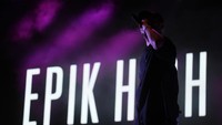 DJ Tukutz memandu penampilan Epik High dengan Born Hater. Foto: Asep Syaifullah/detikHOT