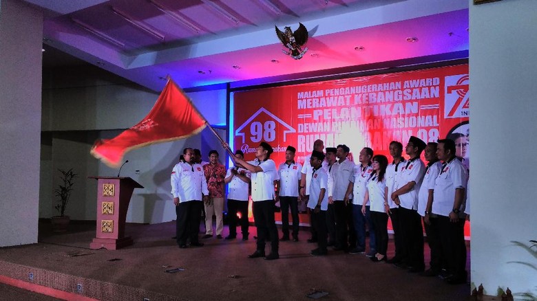 Berani Jaga NKRI, Kapolri Hingga Menteri Susi Dapat Penghargaan Berani Jaga NKRI, Kapolri Hingga Menteri Susi Dapat Penghargaan