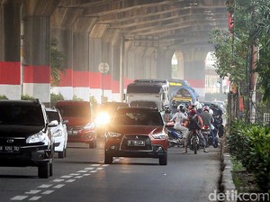 Petang di Jl DI Panjaitan: Ganjil-Genap Dilanggar, Polisi Tak Ada