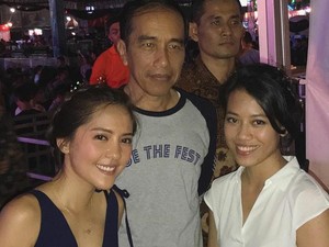 Foto Bareng Jokowi di We The Fest, Lala Karmela Pamer di Instagram