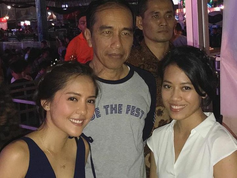 Foto Bareng Jokowi di We The Fest, Lala Karmela Pamer di Instagram Foto Bareng Jokowi di We The Fest, Lala Karmela Pamer di Instagram