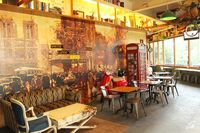 Malam Ini Mau Bersantai? Mampir Saja ke Kafe Bertema Hobbit dan Vintage yang Cozy Ini