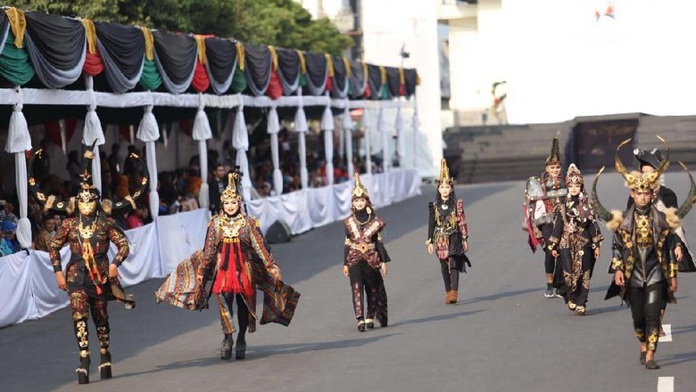 Foto: Pagelaran Jember Fashion Carnaval (dok Kemenpar) Foto: Pagelaran Jember Fashion Carnaval (dok Kemenpar)