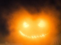 Deretan Ekor Cahaya yang Bikin Mata Terpana