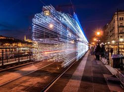 Deretan Ekor Cahaya yang Bikin Mata Terpana